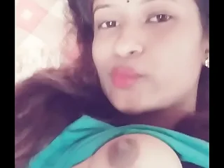 Desi girl showing boobs selfie porn video