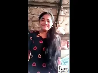 Desi village Indian Girlfreind showing boobs and pussy for boyfriend porn video