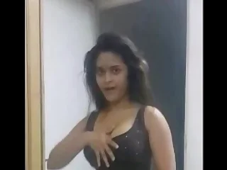 .com – Titillating Indian Babe Navneeta Dancing Shaking BigTits porn video
