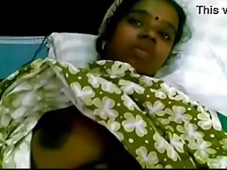 vid 20170407 pv0001 thiruthuraiyur it tamil 28 yrs old unmarried hot and sexy girl ms saroja showing her full nude body to her decided lover dealings porn video porn video