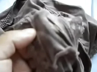 Showing my Indian wife´s dirty panties porn video